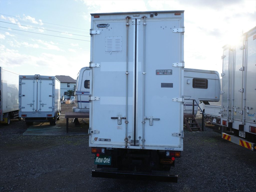 最大積載量1150Kg 車両総重量3435Kg 現在のオートマ限定普通免許で運転できます！