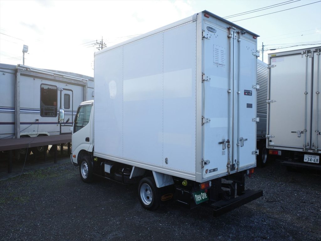 車体寸法 全長507cm 全幅177cm 全高299cm