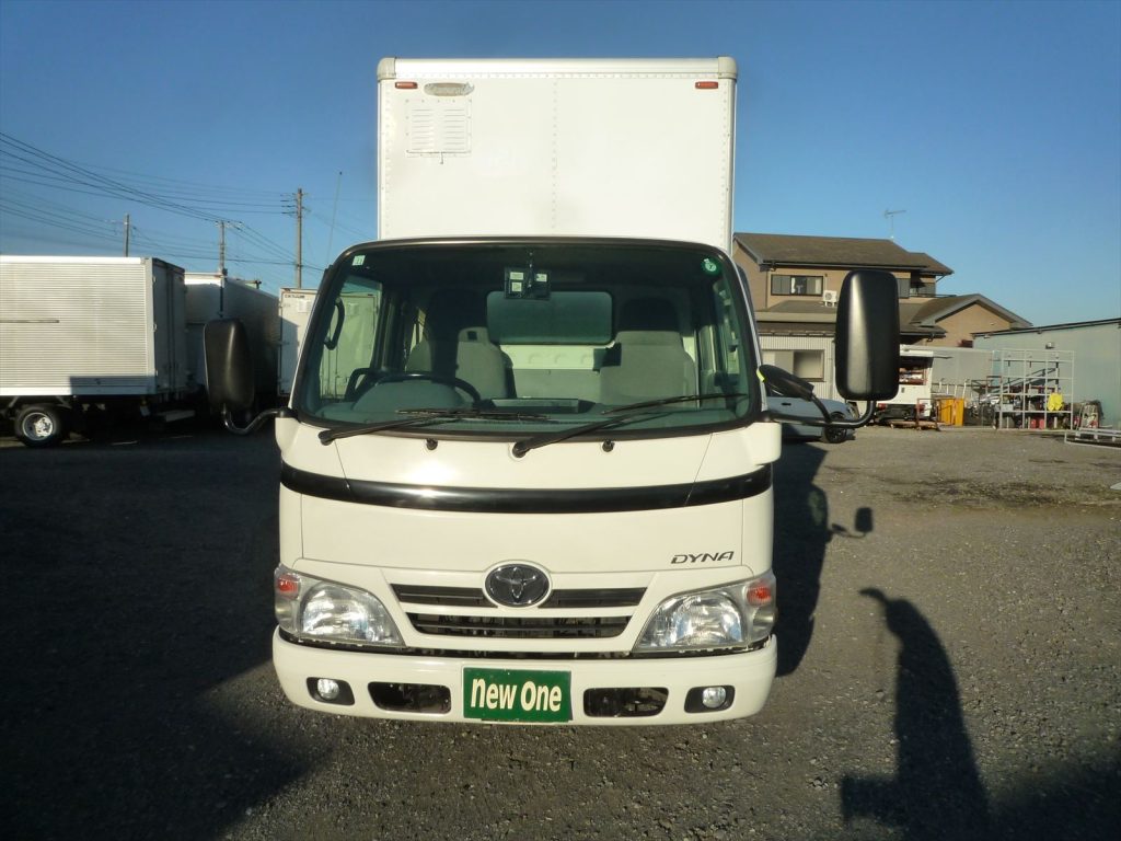 最大積載量1100Kg 車両総重量3435Kg 現在のオートマ限定普通免許で運転できます!走行たったの4.6万キロ