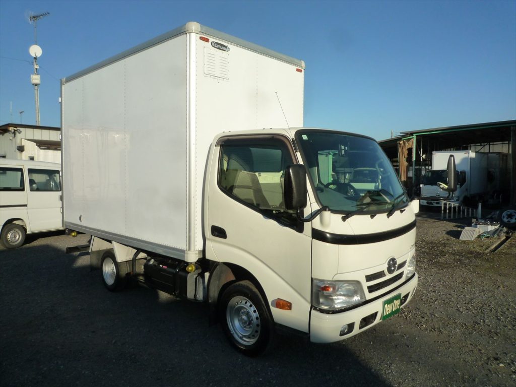 ABF-TRY230 エンジン型式 1TR 2000ccガソリンエンジン 現在のオートマ限定普通免許で運転できます!