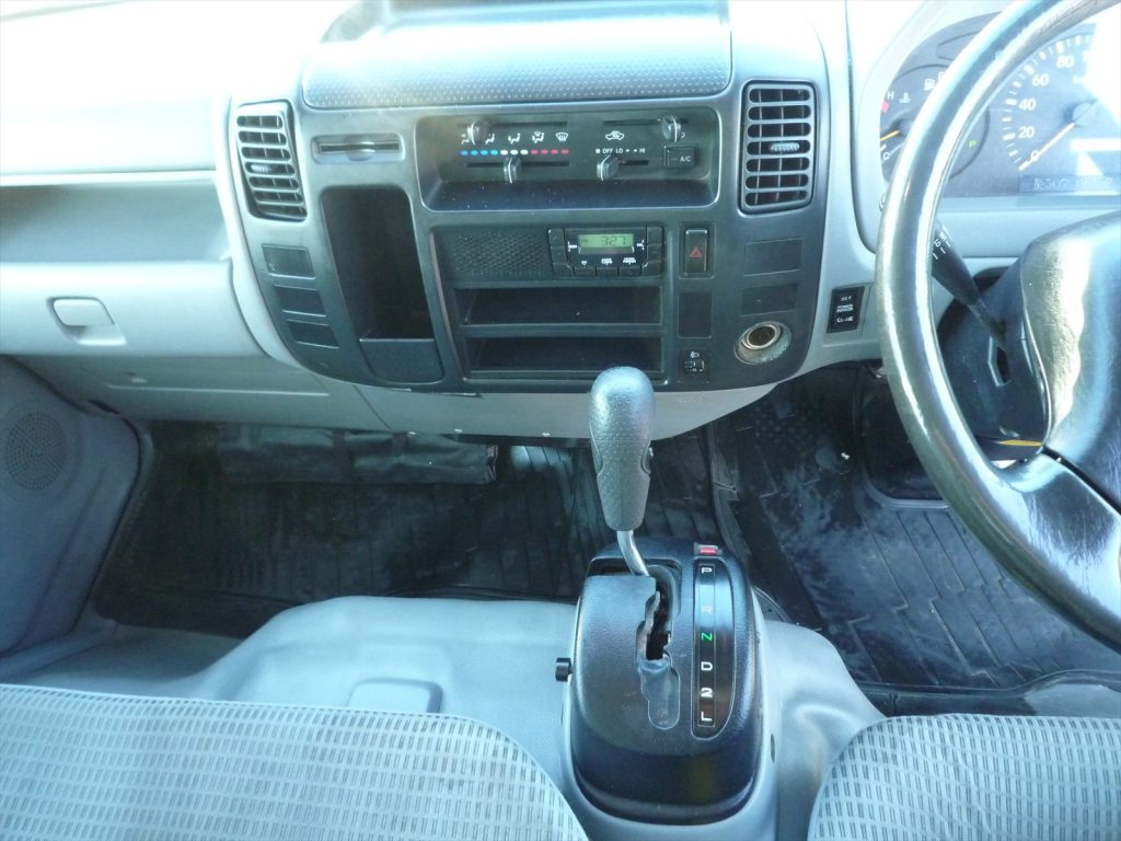 オートマチック車!現在のオートマ限定普通免許で運転できます!