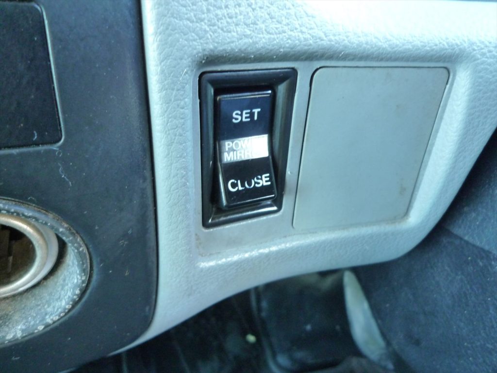 左側電動格納ミラー