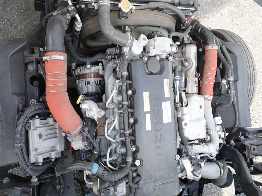 エンジン型式　4JZ1 3000ccディーゼルエンジン　 エンジン機関も状態良好です！