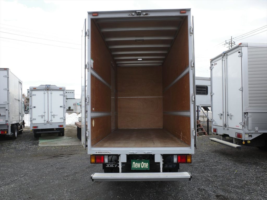 荷室内寸 長さ447cm 幅178cm 高さ215cm 門高205.5cm ラッシング2段 左側スライド式サイドドア