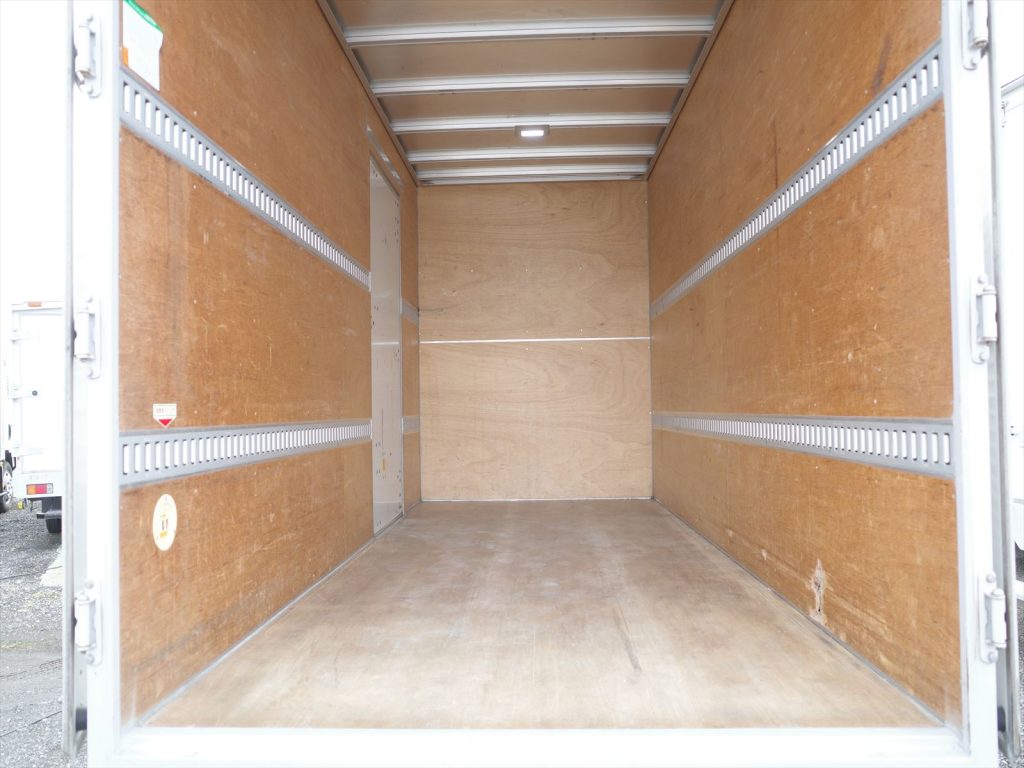 荷室内寸 長さ447cm 幅178cm 高さ215cm 門高205.5cm ラッシング2段 左側スライド式サイドドア