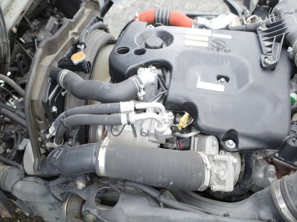 3000ccディーゼルターボ エンジン型式4JJ1 エンジン機関も状態良好です!