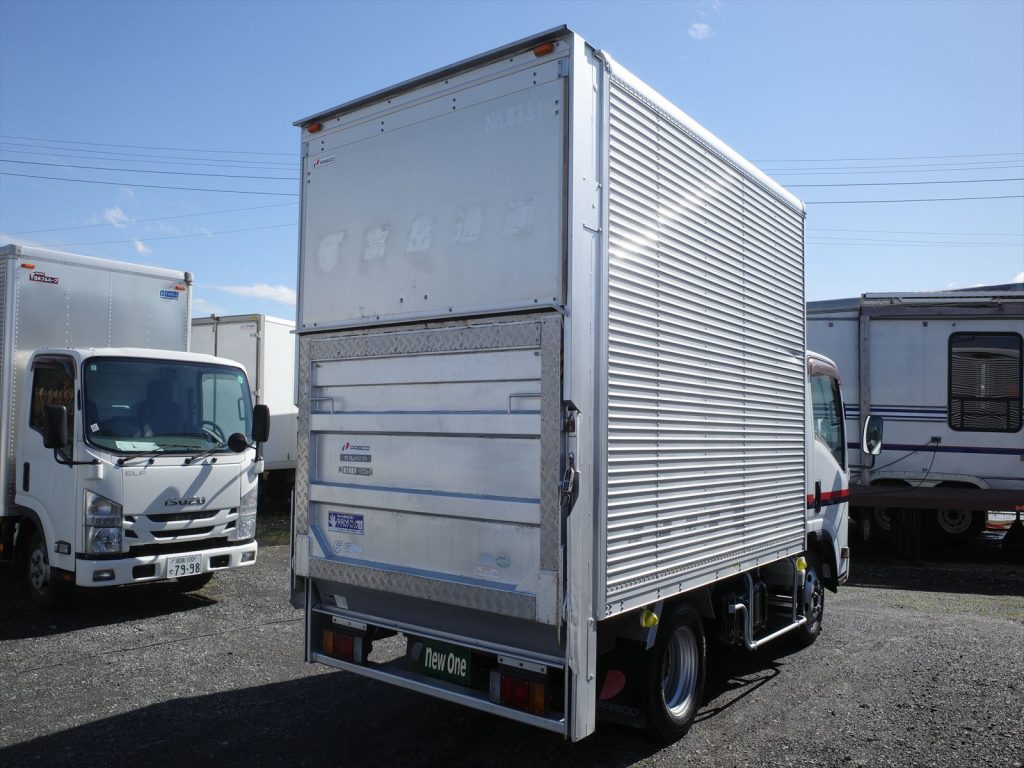 最大積載量2800Kg 車両総重量6085Kg 走行138.350Km