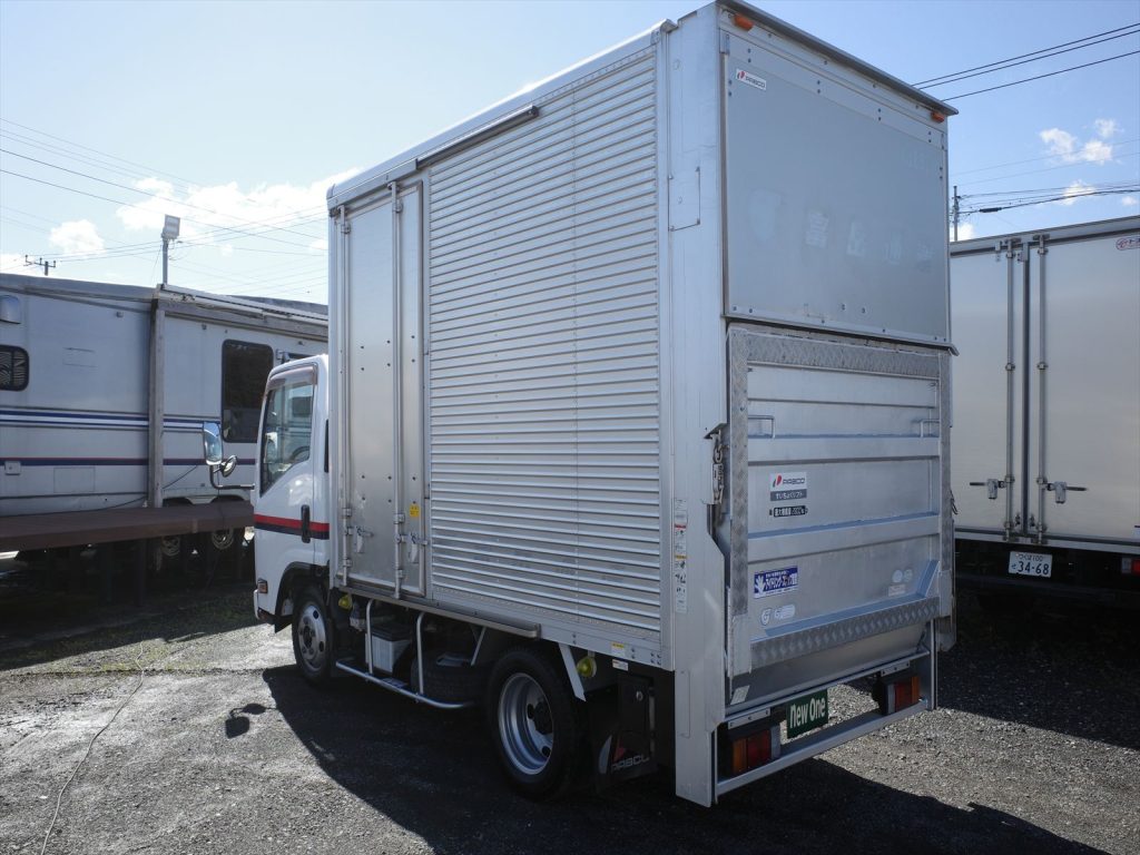 左側サイドドア付き！