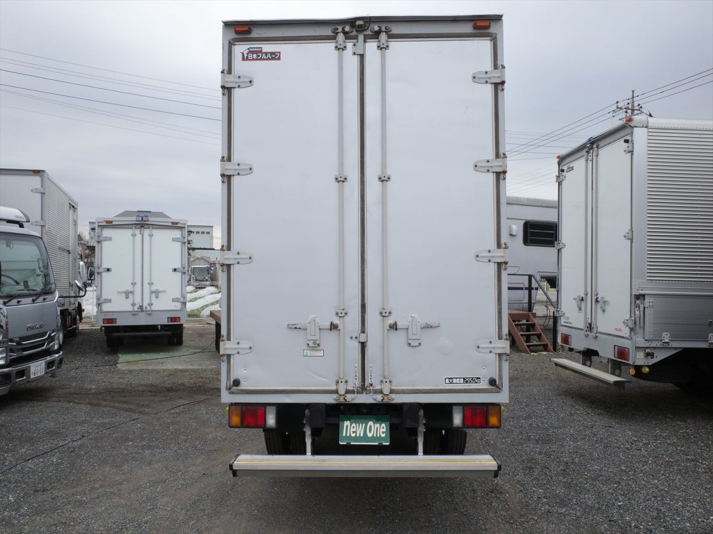 最大積載量2950Kg 車両総重量6175Kg