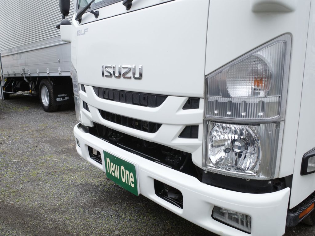 外装もこの通りとてもきれいなお車です!