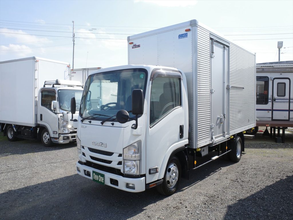 TRG-NLR85AN 3000ccディーゼルターボ NOXPM法＆都県市条例適合ともに適合！最大積載量1950Kg 車両総重量4975g 旧オートマ限定普通免許で運転できます！