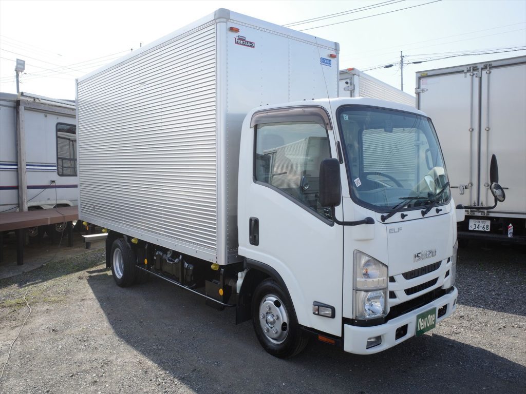 最大積載量1950Kg 車両総重量4975g 旧オートマ限定普通免許で運転できます！