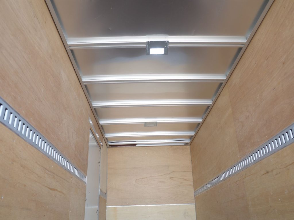  荷室内寸 長さ445cm 幅177cm 高さ215.5cm 門高210cm ラッシング2段　左側スライド式サイドドア